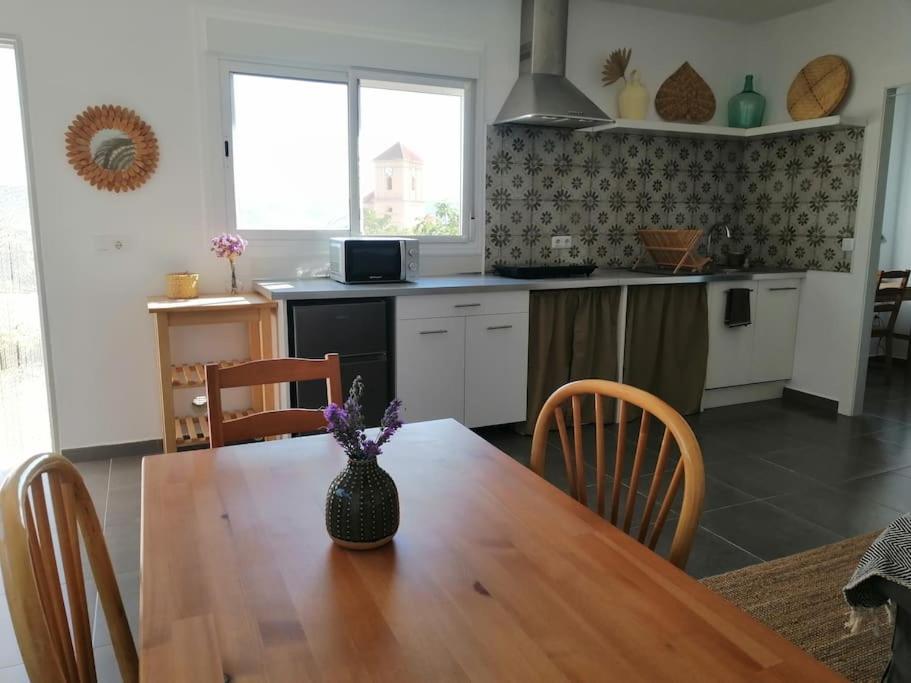 卢凯内纳-德拉斯托雷斯Casa Jardin. Vivienda Rural En Zona Tranquila.别墅 外观 照片